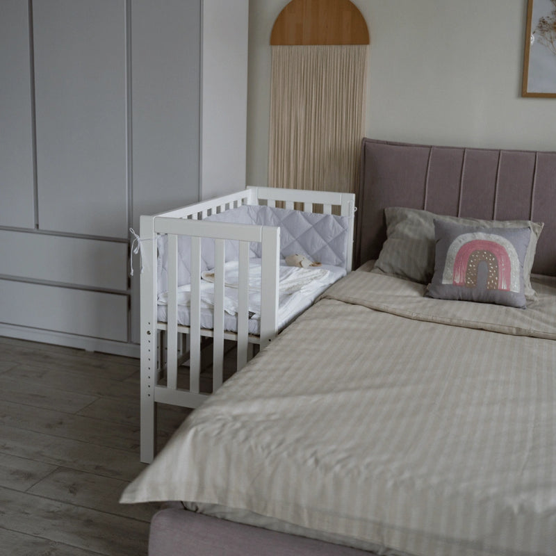 Mini lettino affiancato per bambini Lizzi Gekko Kids 90x45. Con materasso e set di biancheria da letto.
