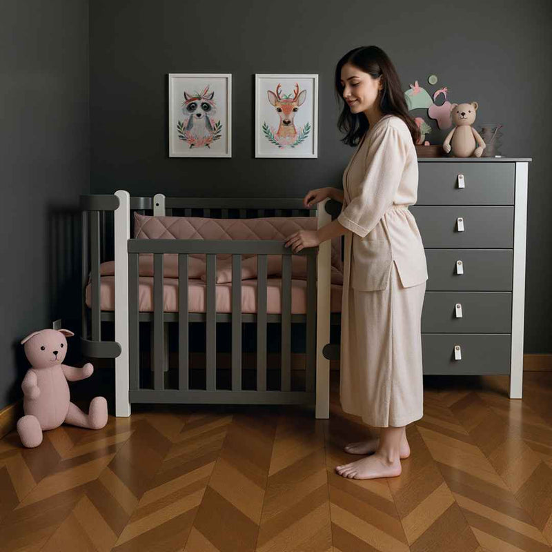 Lettino affiancabile al letto Zukko Gekko Kids. Evolutivo – Culla e lettino 2 in 1. Colore grigio-bianco.