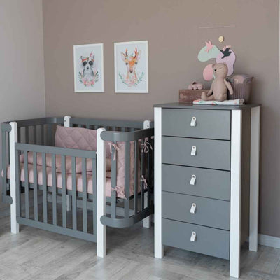 Lettino affiancabile al letto Zukko Gekko Kids. Evolutivo – Culla e lettino 2 in 1. Colore grigio-bianco.