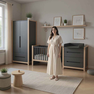 Lettino per bambini Markito Gekko Kids 120x60. Colore: grigio scuro - legno naturale