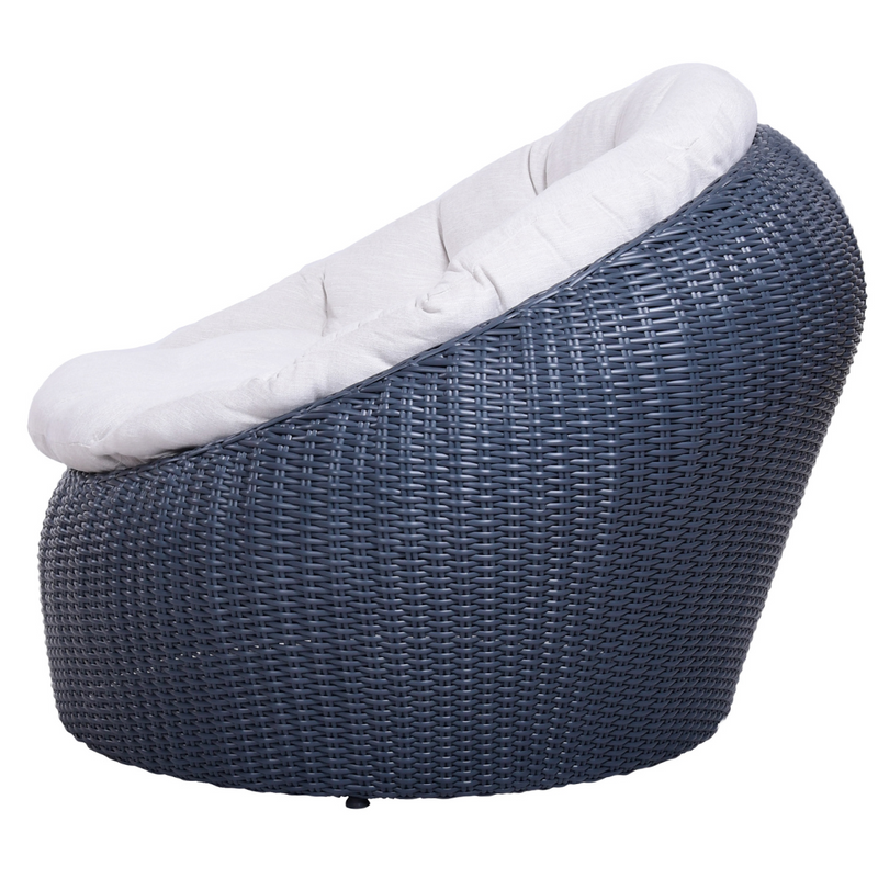 Grande poltrona in rattan sintetico PANDORA. Rattan di colore grafite. Cuscini di colore grigio.