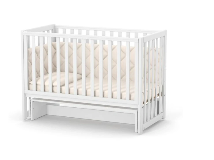 Lettino per neonati affiancabile al letto Sleeppo Gekko 120x60. Può essere utilizzata con ruote oppure con meccanismo a dondolo per cullare delicatamente il bambino. Colore bianco.