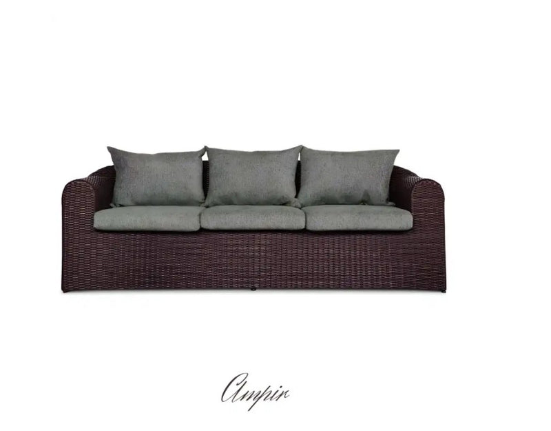 Grande divano a tre posti intrecciato in rattan sintetico AMPIR. Colore: marrone
