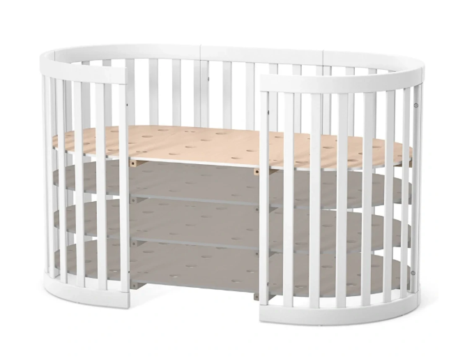 Lettino rotondo per neonati affiancabile al letto Mikko Gekko 140x70. Crescente – disponibile la funzione di trasformazione. Può essere dotata di ruote oppure di meccanismo a dondolo per cullare il bambino. Colore beige