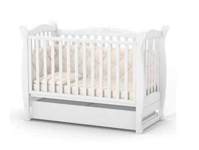 Lettino per neonati affiancabile al letto Lappi Gekko 120x60. Può essere utilizzata con ruote oppure con meccanismo a dondolo per cullare il bambino. Colore legno scuro