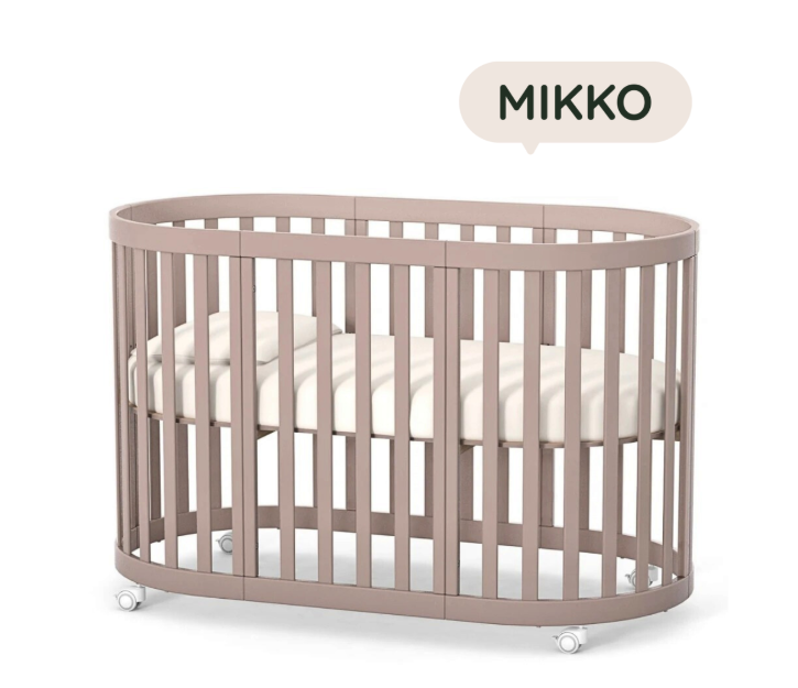 Lettino rotondo per neonati affiancabile al letto Mikko Gekko 140x70. Crescente – disponibile la funzione di trasformazione. Può essere dotata di ruote oppure di meccanismo a dondolo per cullare il bambino. Colore beige