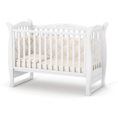 Lettino per neonati affiancabile al letto Lappi Gekko 120x60. Può essere utilizzata con ruote oppure con meccanismo a dondolo per cullare il bambino. Colore bianco.